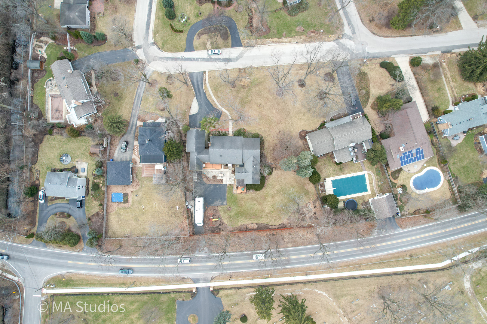 1219 Golf Lane, Wheaton, IL 60189