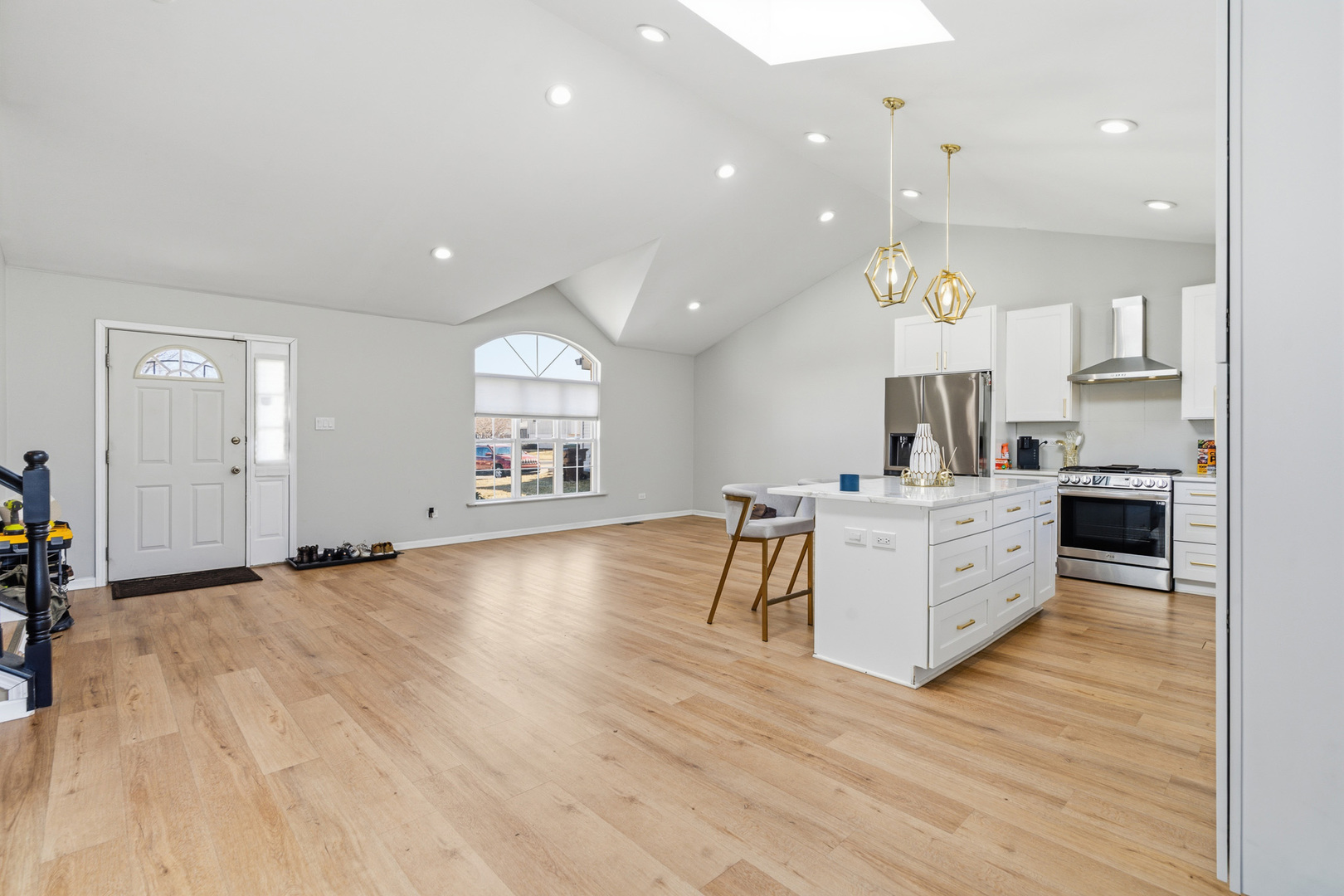 18710 Walnut Avenue, Country Club Hills, IL 60478