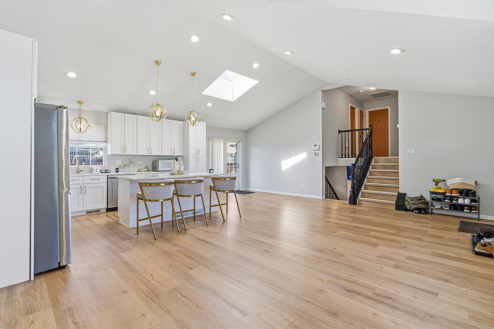 18710 Walnut Avenue, Country Club Hills, IL 60478