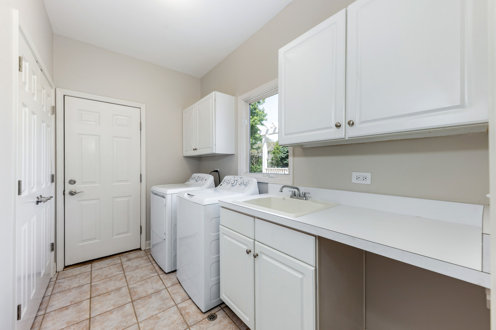 1407 Grommon Road, Naperville, IL 60564