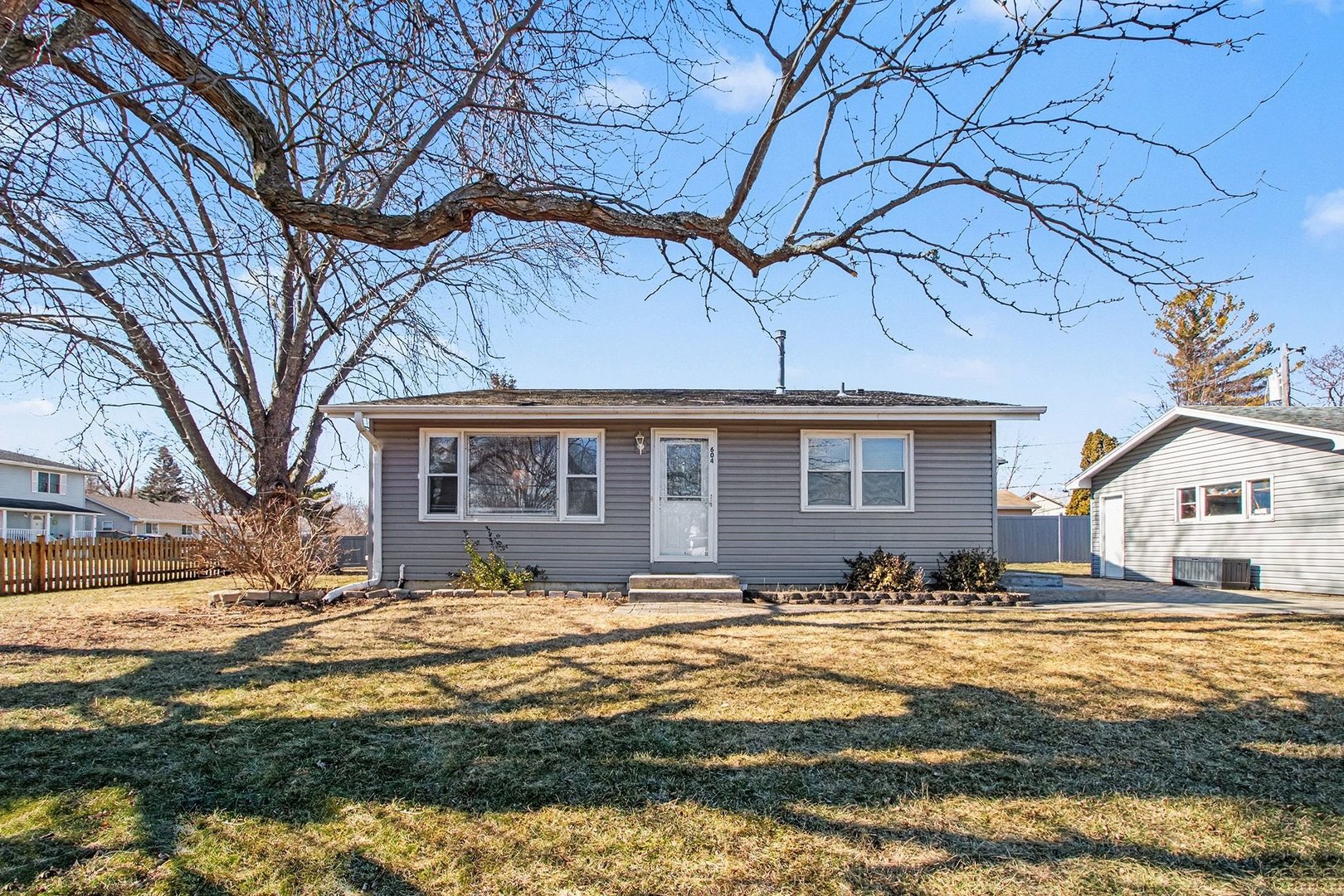 604 WOODMOOR Drive, Round Lake Beach, IL 60073