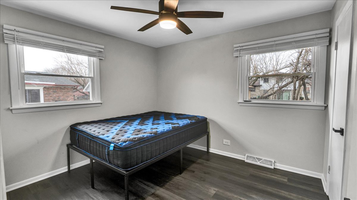 406 N Park Drive, Glenwood, IL 60425