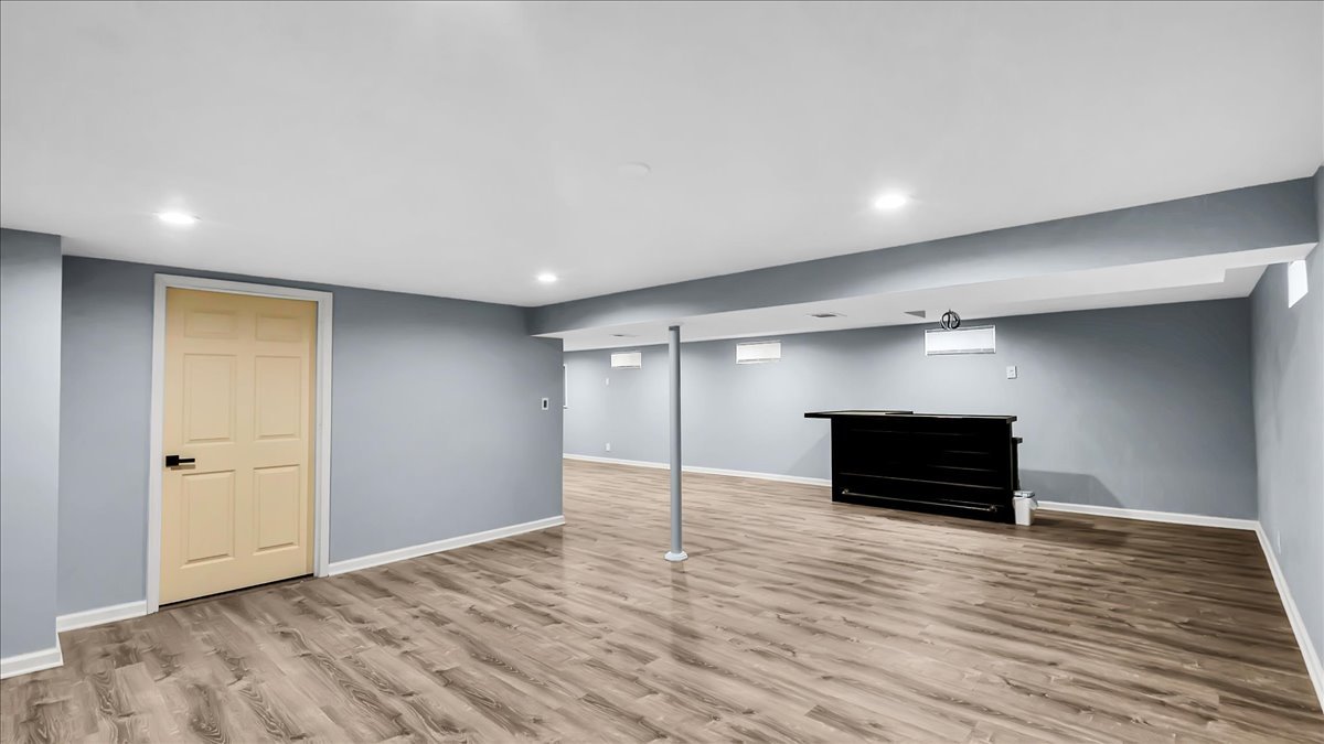 406 N Park Drive, Glenwood, IL 60425