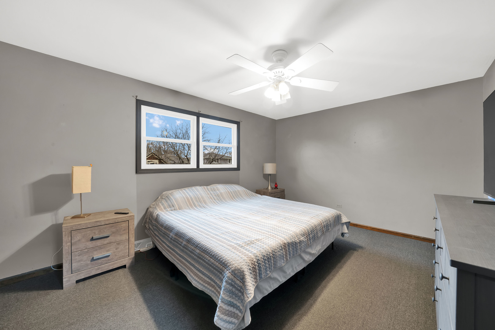 10732 S Meadow Lane, Palos Hills, IL 60465