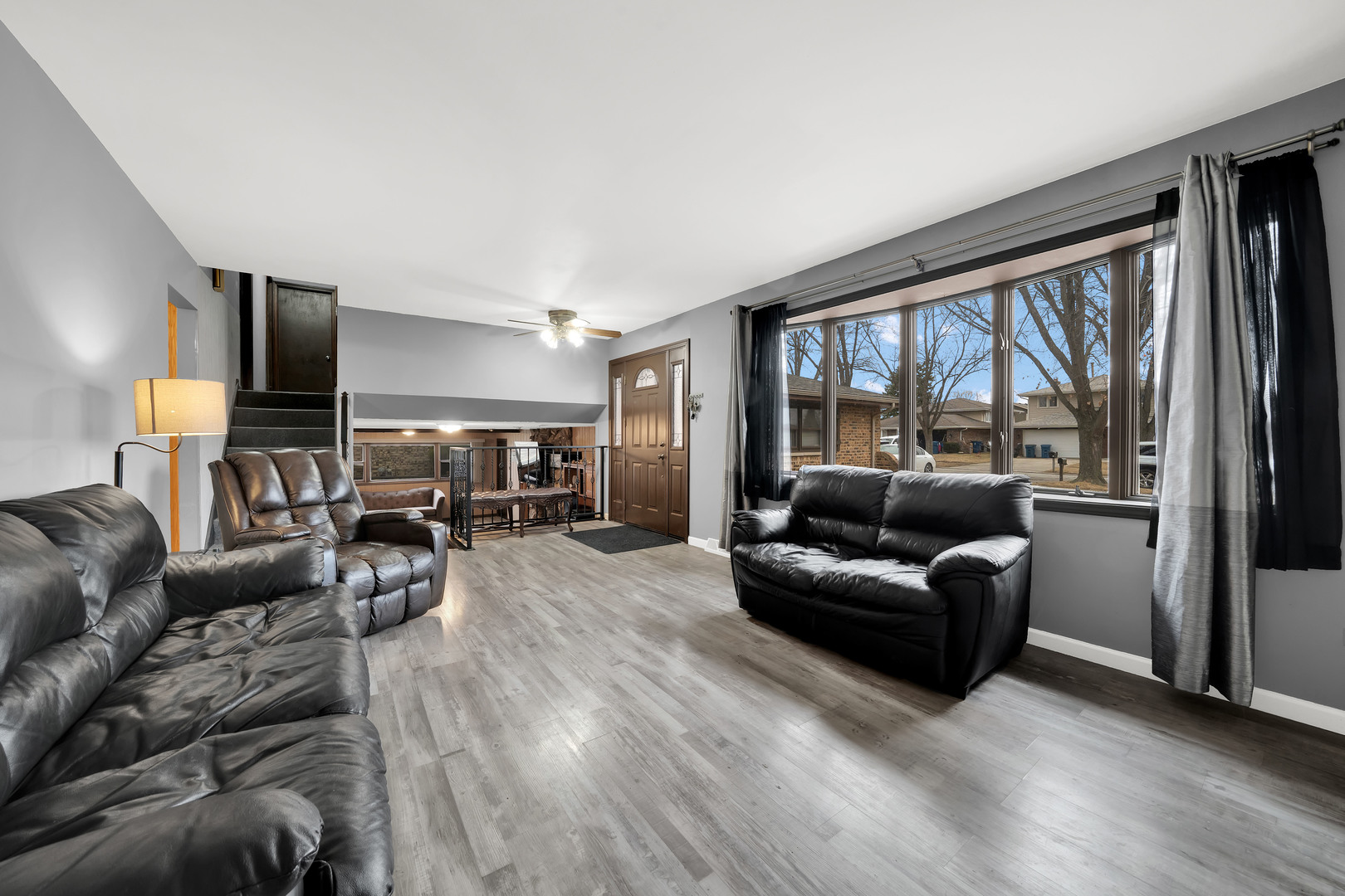 10732 S Meadow Lane, Palos Hills, IL 60465