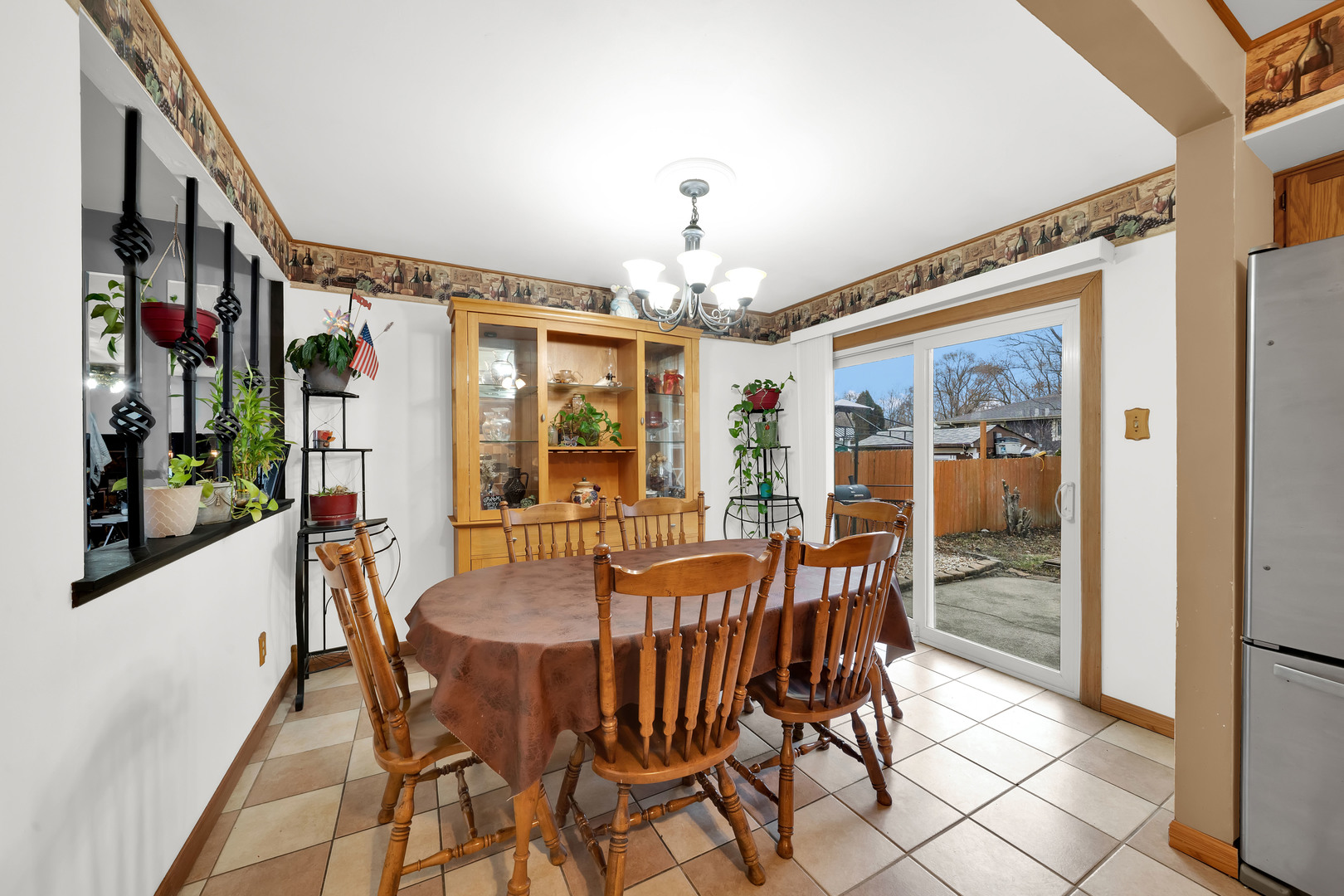 10732 S Meadow Lane, Palos Hills, IL 60465