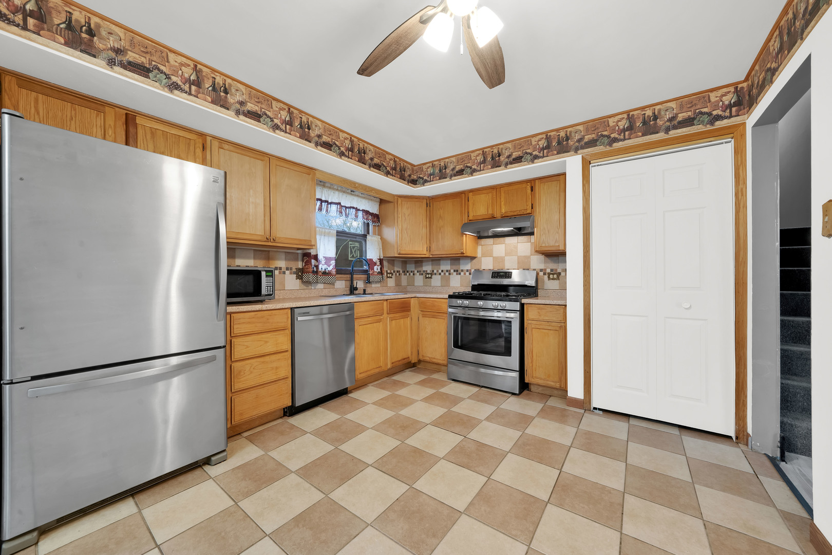 10732 S Meadow Lane, Palos Hills, IL 60465