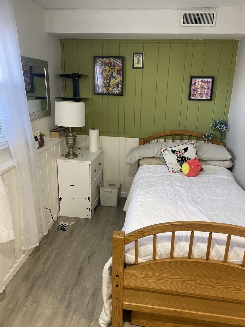 1832 N Jackson Street, Waukegan, IL 60087