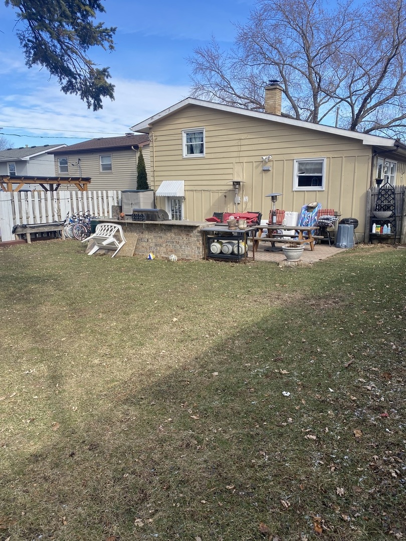 1832 N Jackson Street, Waukegan, IL 60087