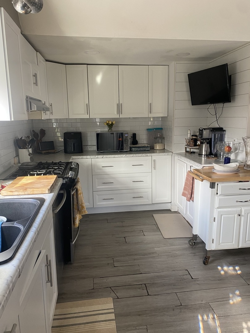 1832 N Jackson Street, Waukegan, IL 60087