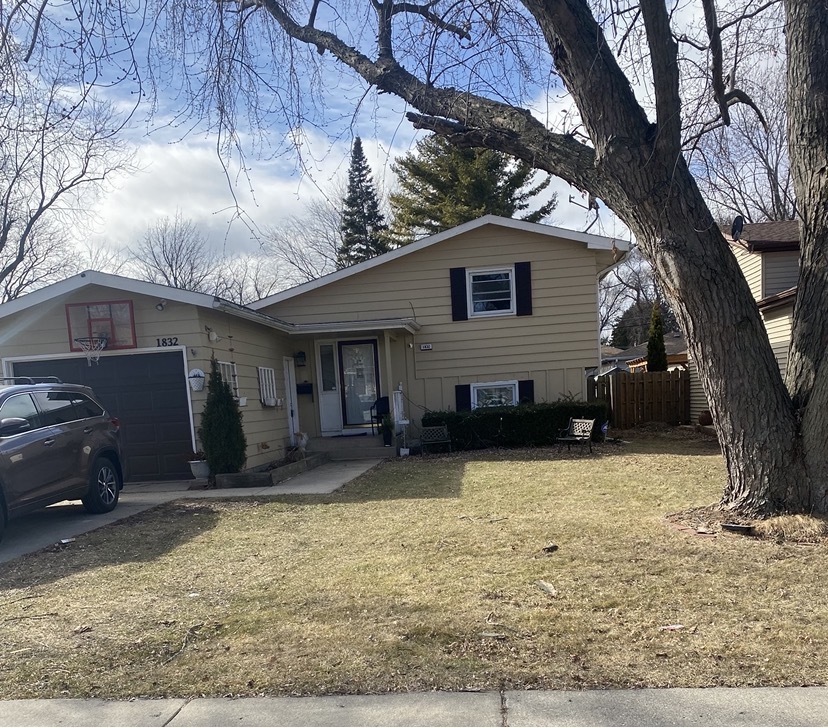 1832 N Jackson Street, Waukegan, IL 60087