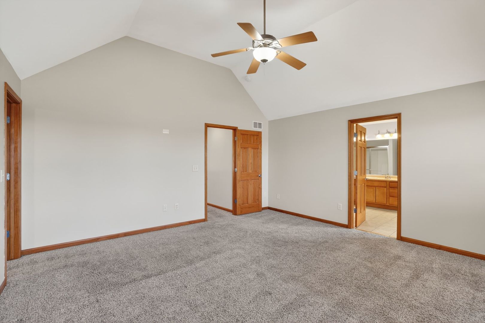 1302 Deerpath Drive, Yorkville, IL 60560