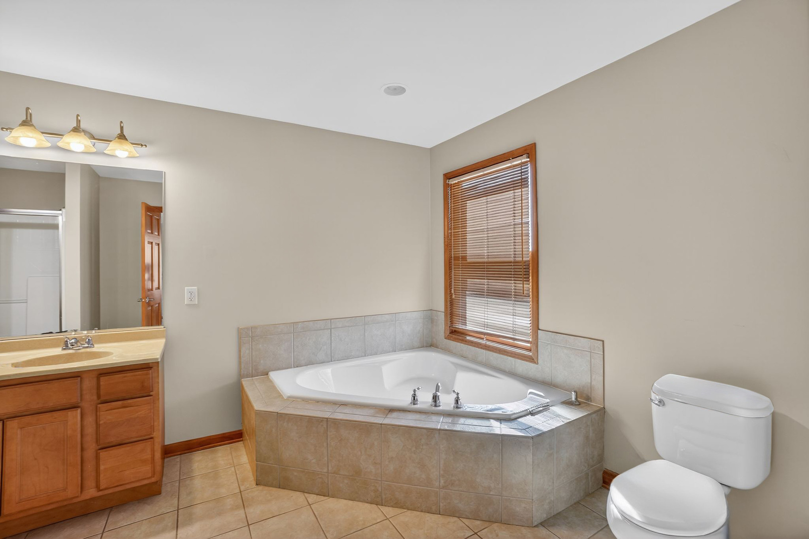 1302 Deerpath Drive, Yorkville, IL 60560