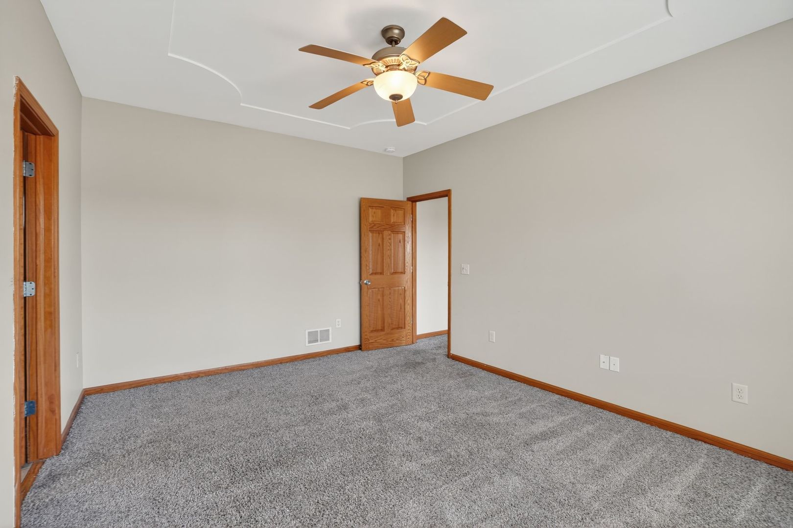 1302 Deerpath Drive, Yorkville, IL 60560