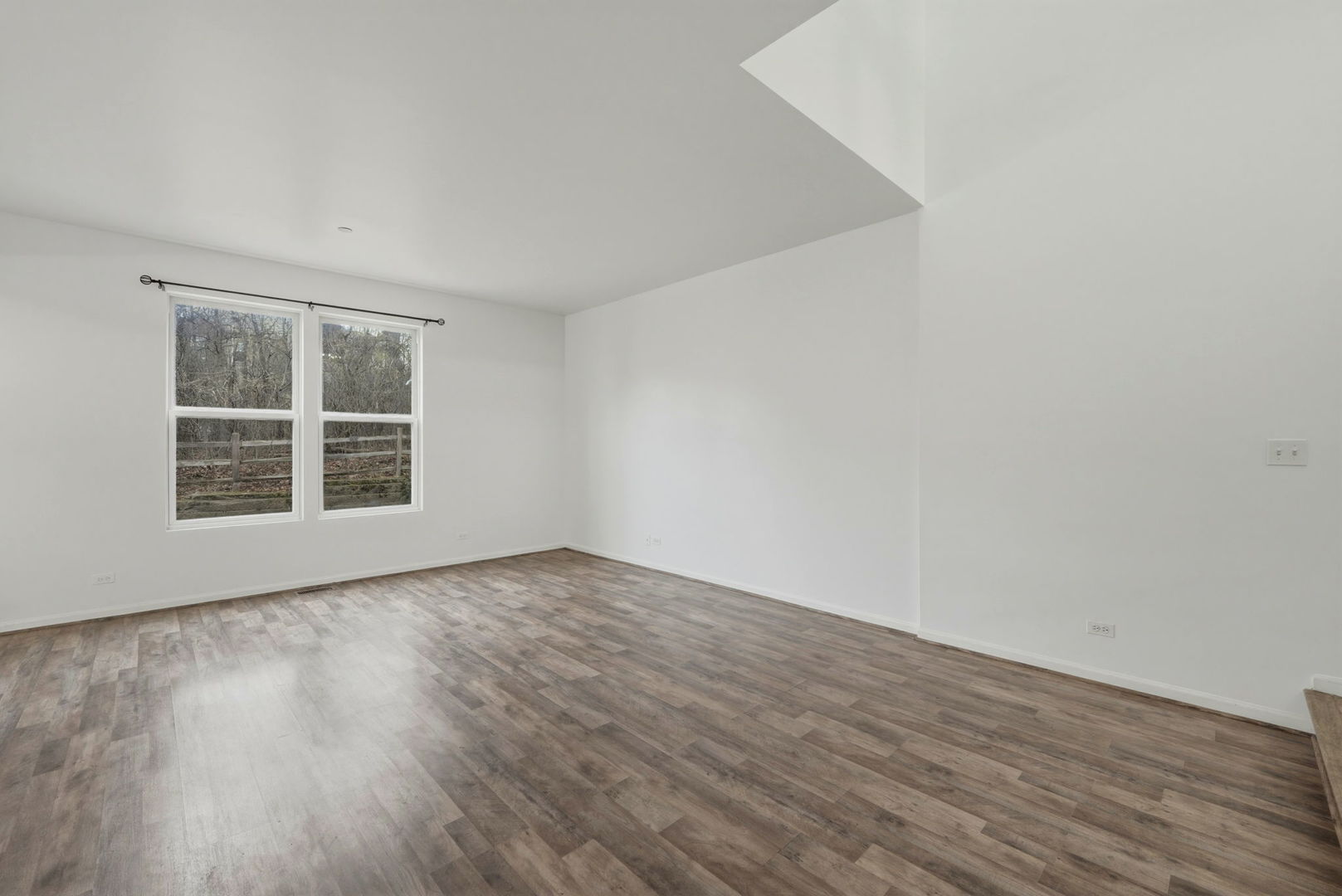 1438 Yellowstone Drive, Streamwood, IL 60107