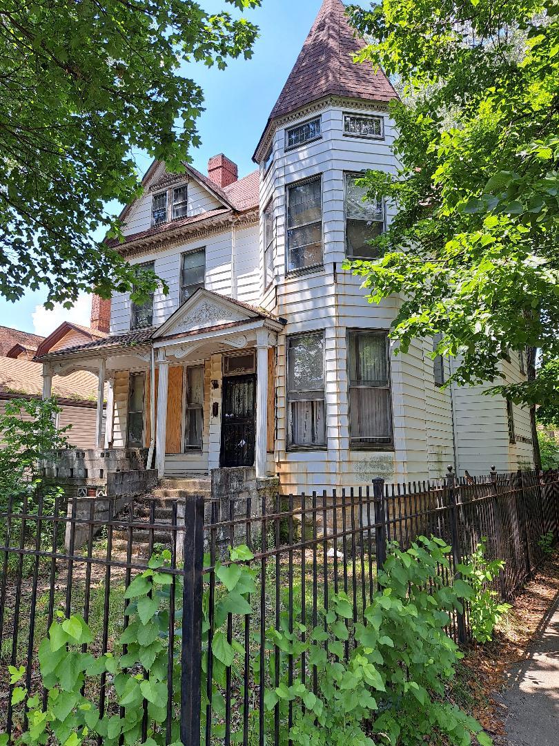 7800 S Peoria Street, Chicago, IL 60620