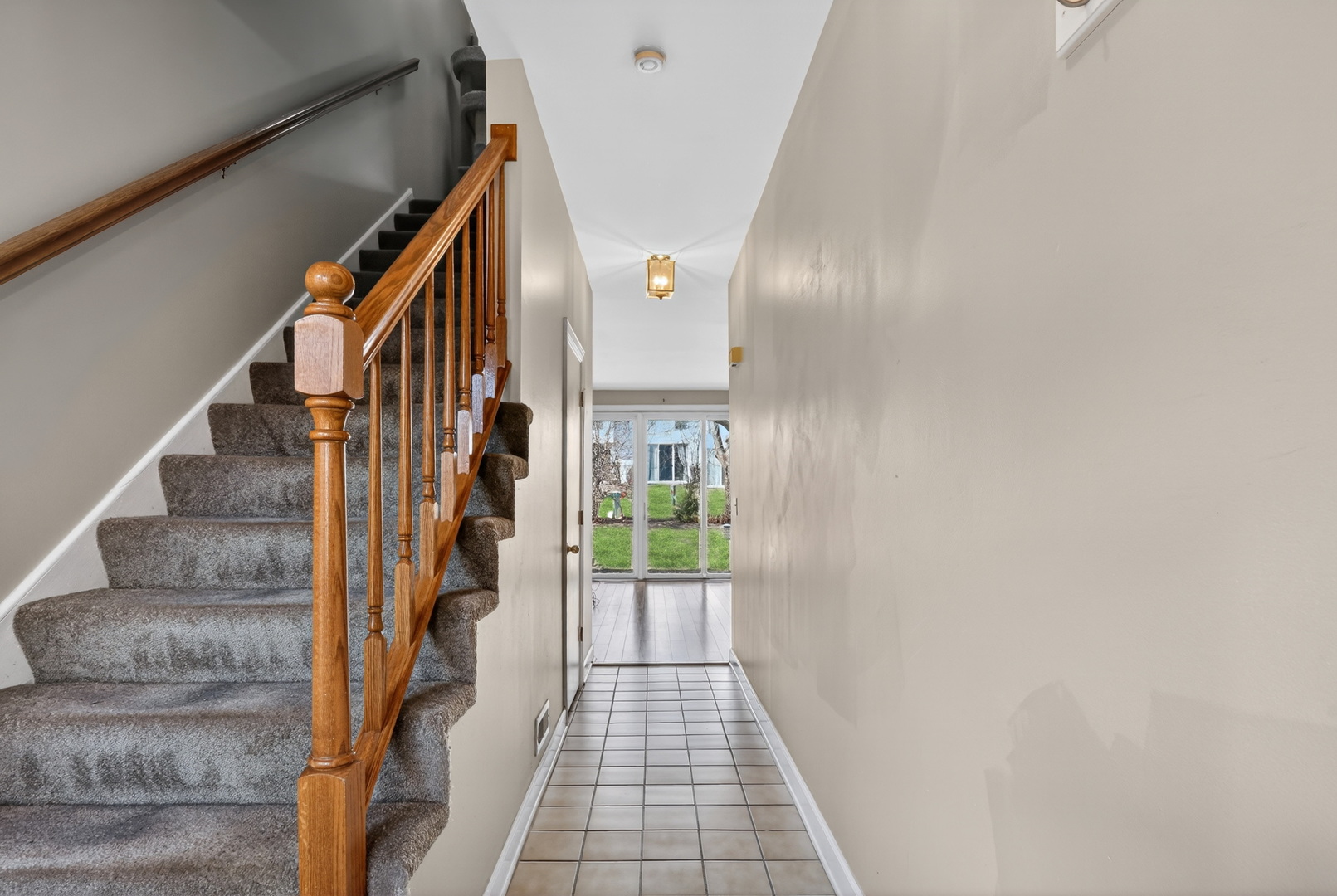 548 Woodhaven Drive, Mundelein, IL 60060