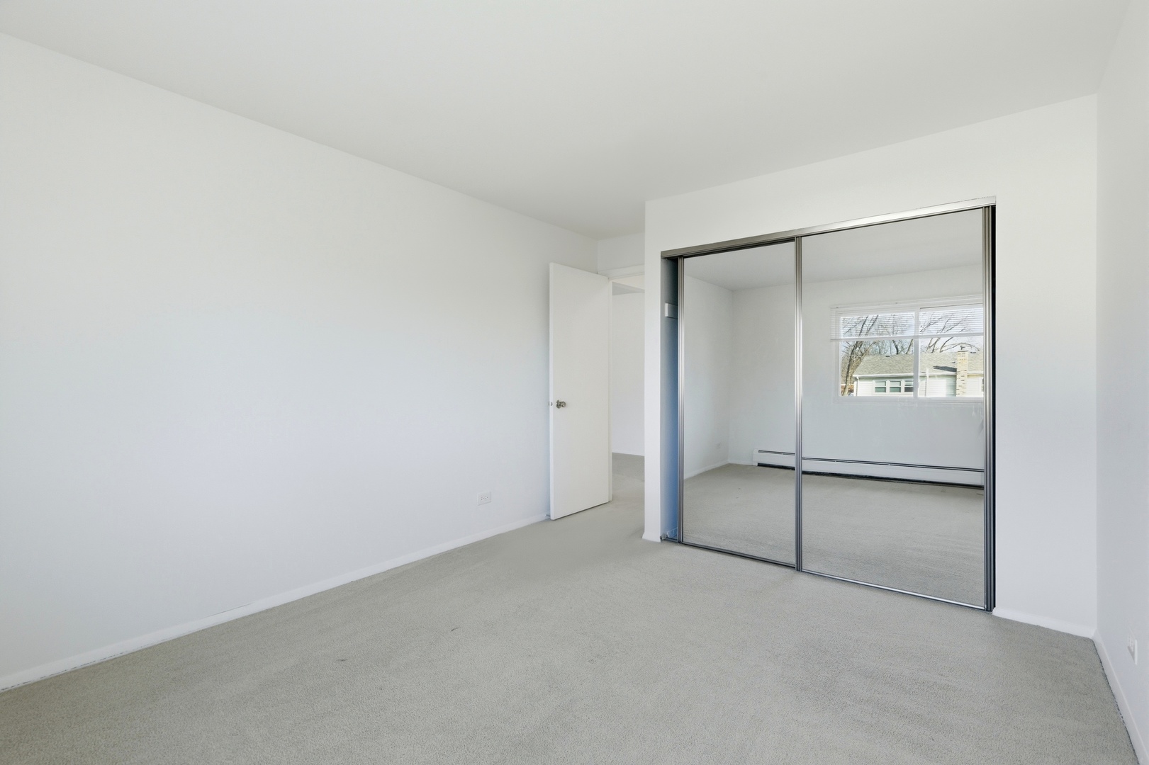 2620 N Windsor Drive #204, Arlington Heights, IL 60004