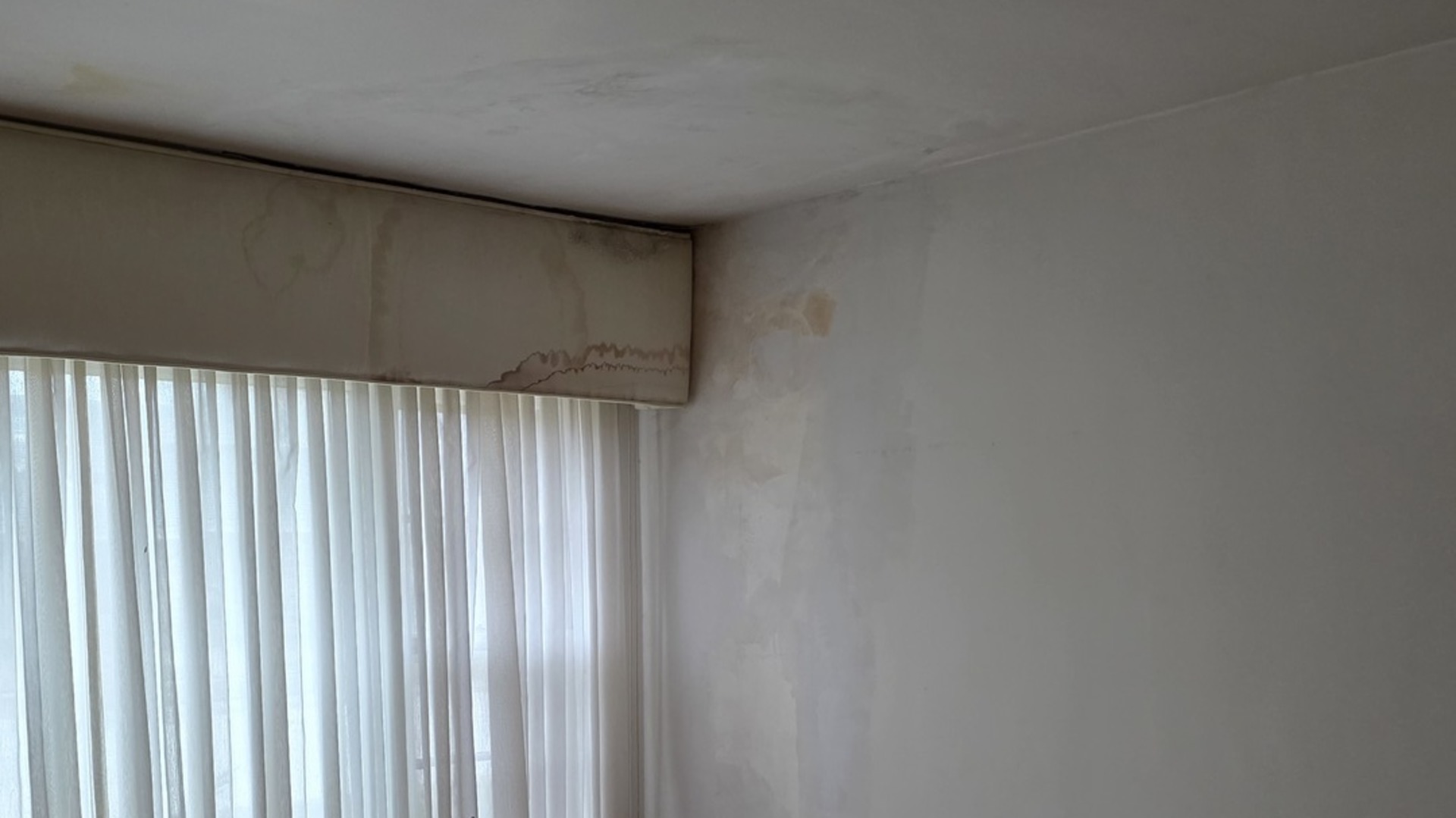 9243 S Francisco Avenue, Evergreen Park, IL 60805