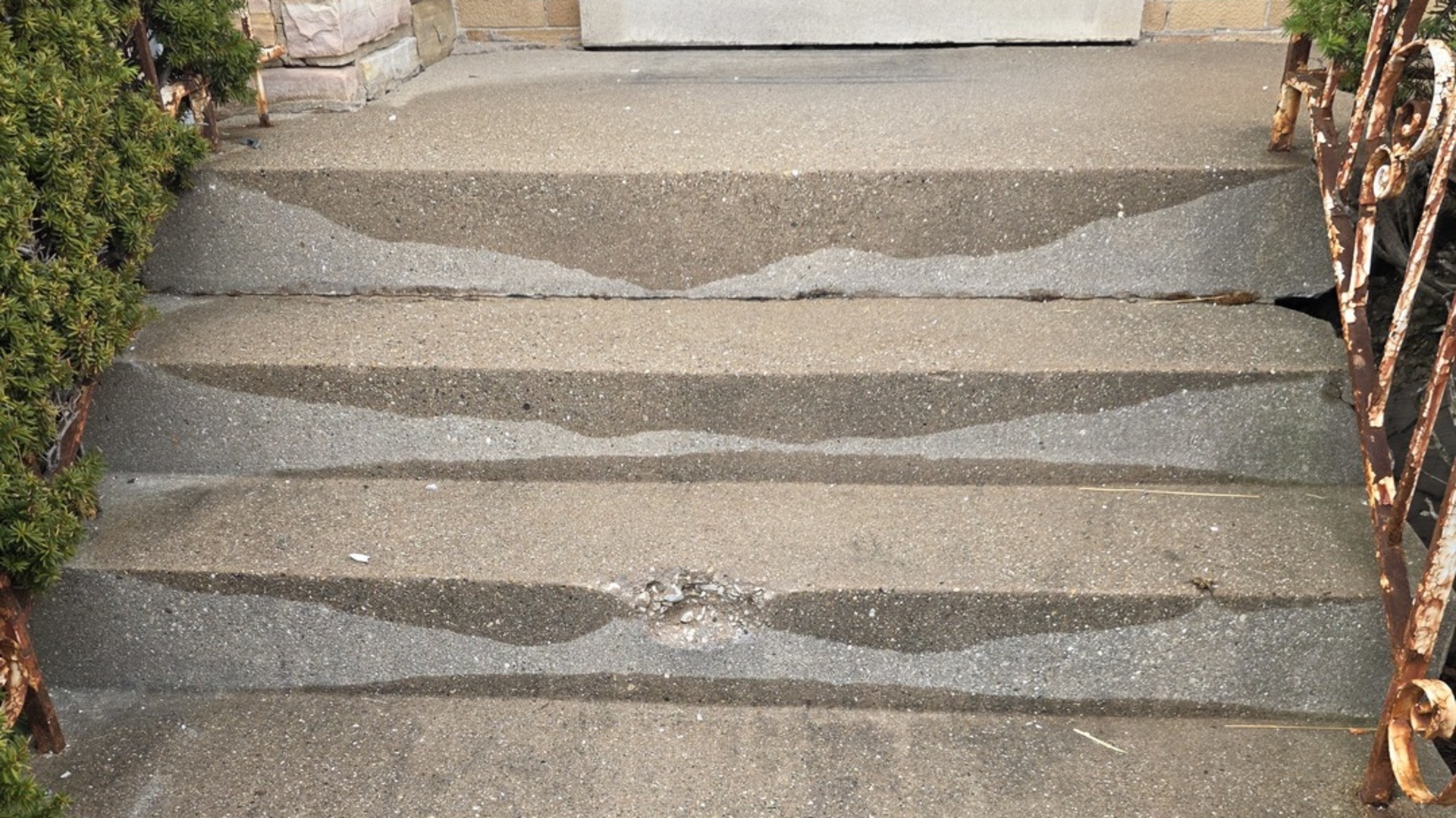 9243 S Francisco Avenue, Evergreen Park, IL 60805