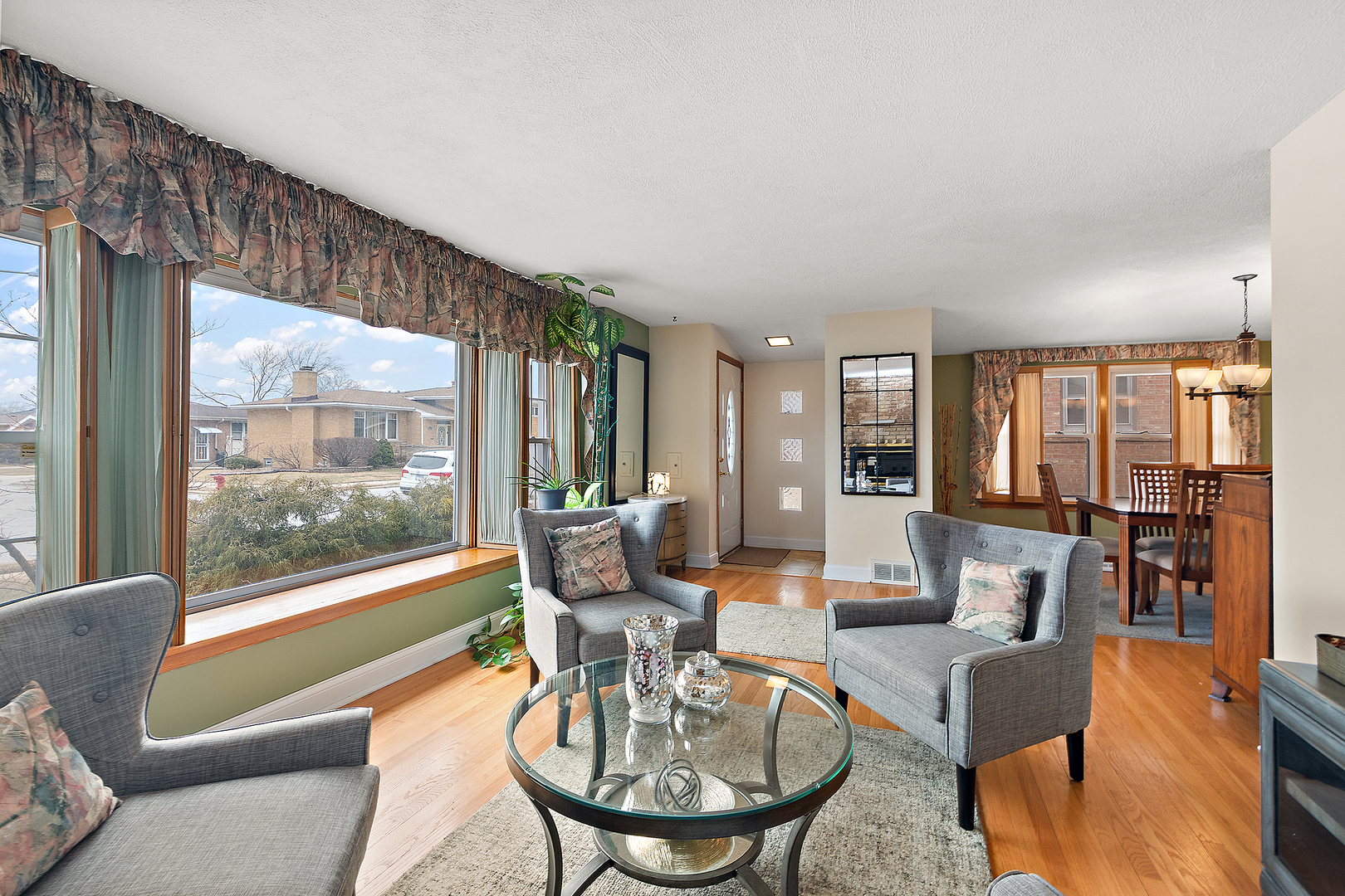 8431 S Rockwell Street, Chicago, IL 60652