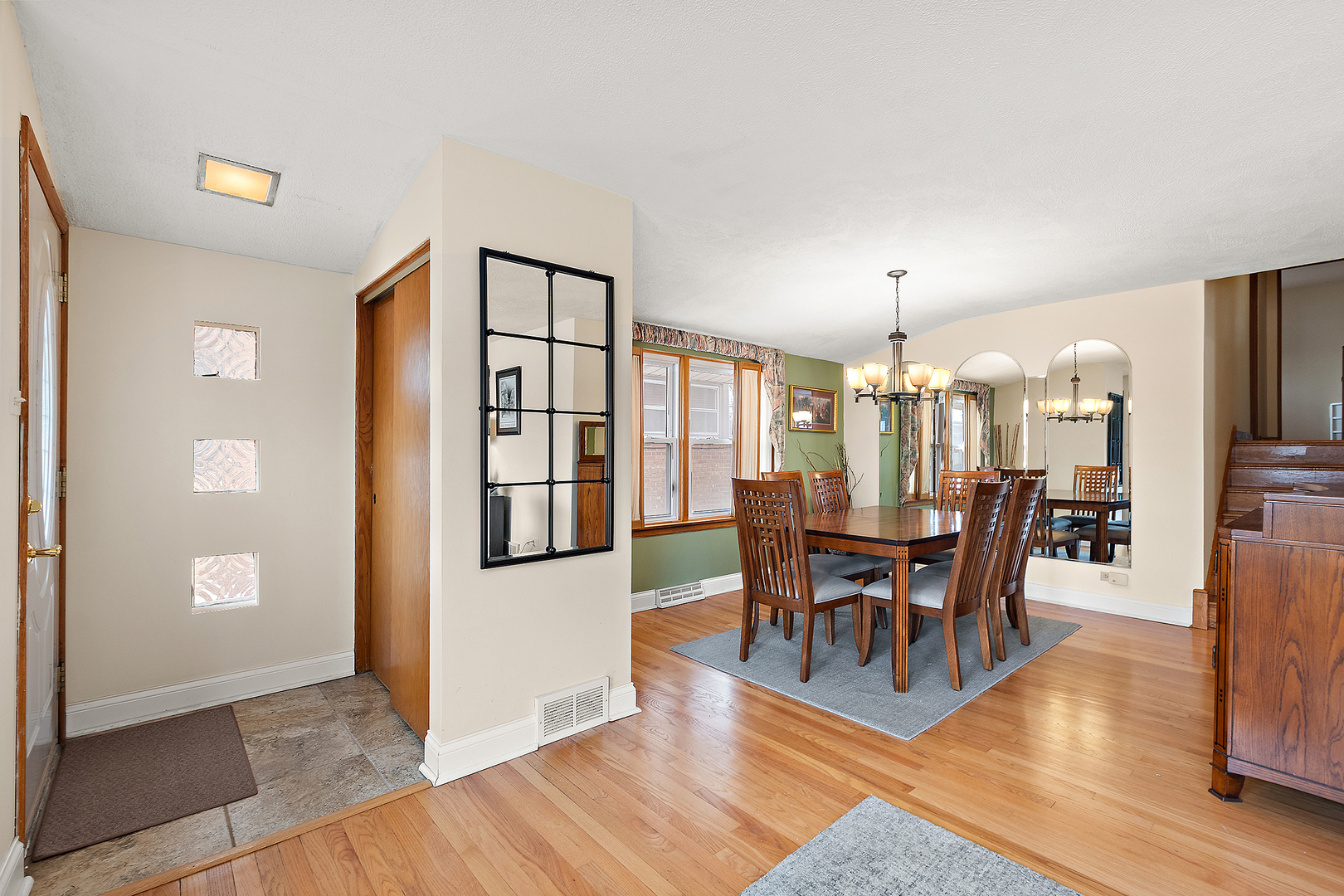 8431 S Rockwell Street, Chicago, IL 60652