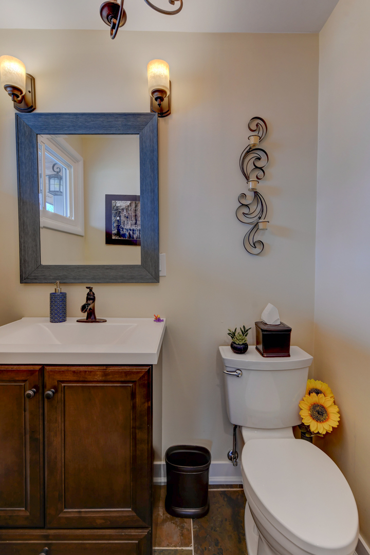 712 Gardner Road, Flossmoor, IL 60422