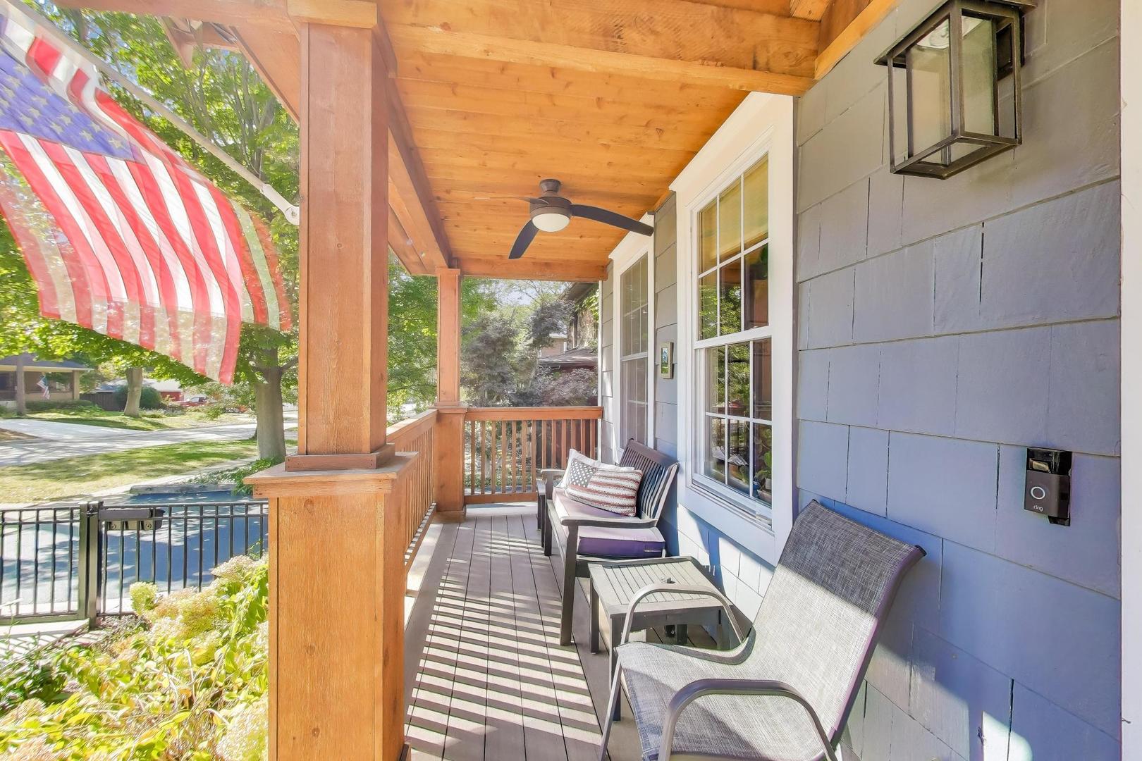 421 E Willow Avenue, Wheaton, IL 60187