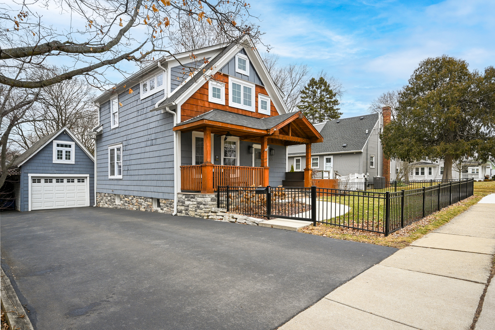 421 E Willow Avenue, Wheaton, IL 60187