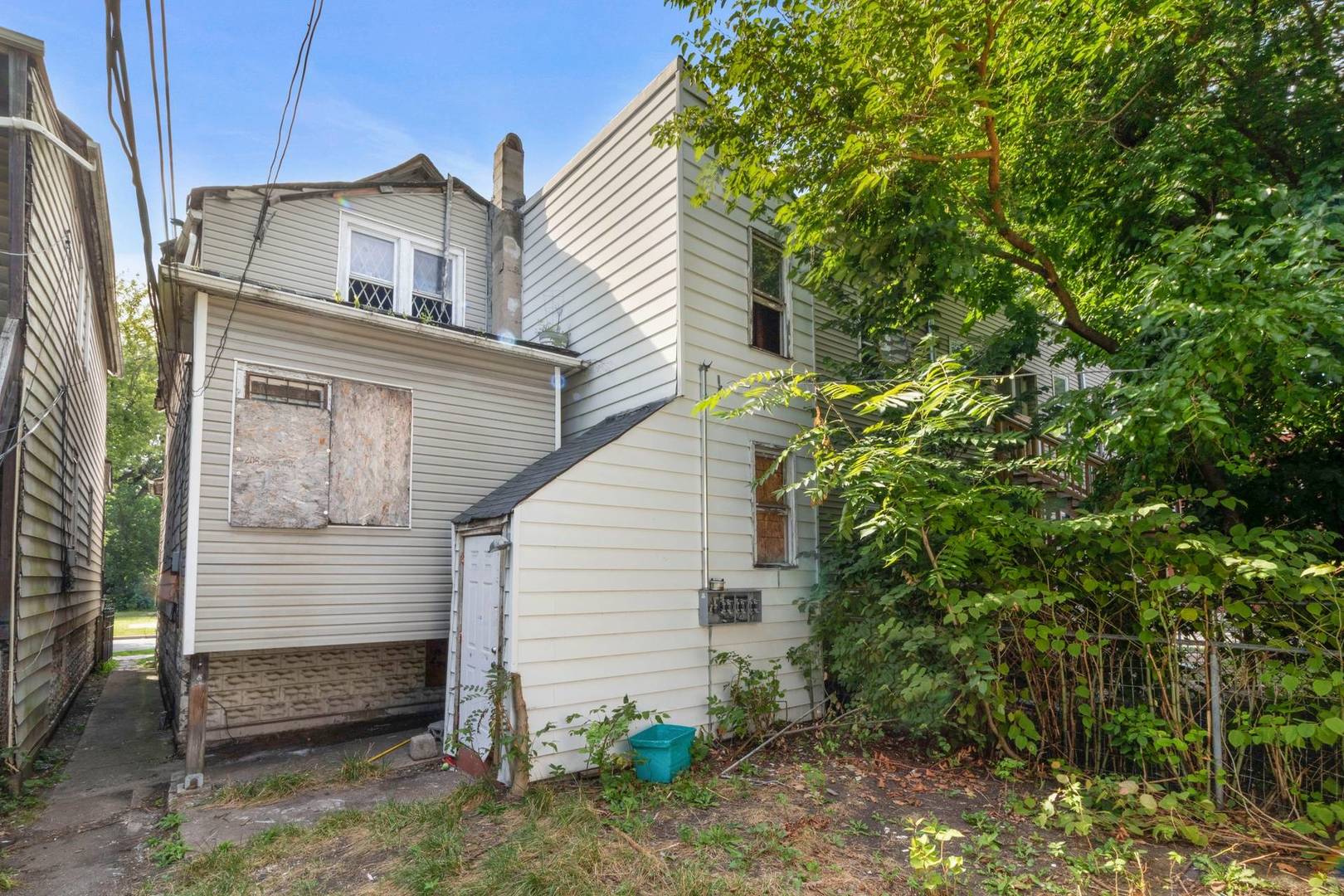 6405 S Eberhart Avenue, Chicago, IL 60637