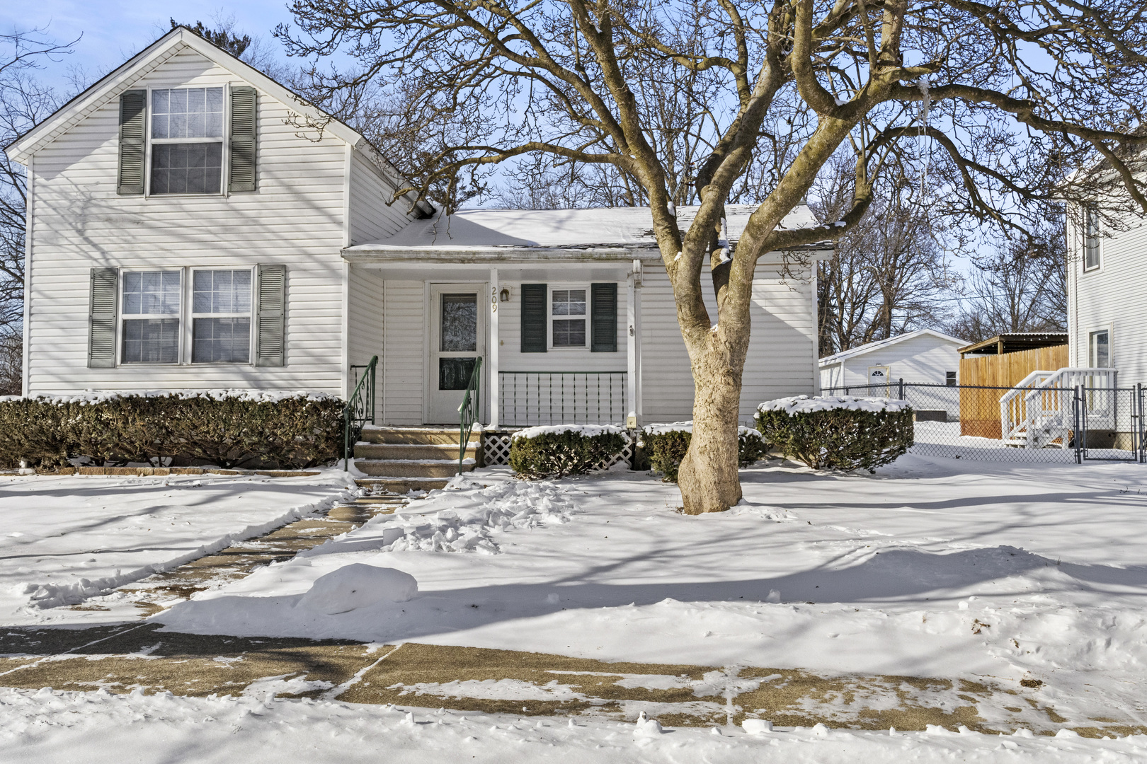209 N Maple Street, Grant Park, IL 60940