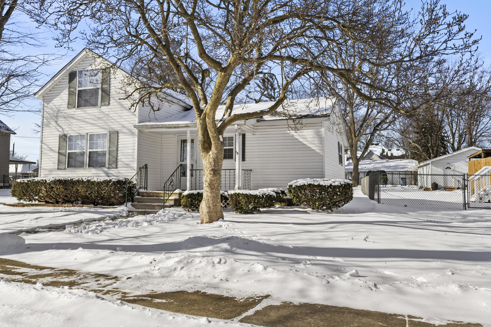 209 N Maple Street, Grant Park, IL 60940