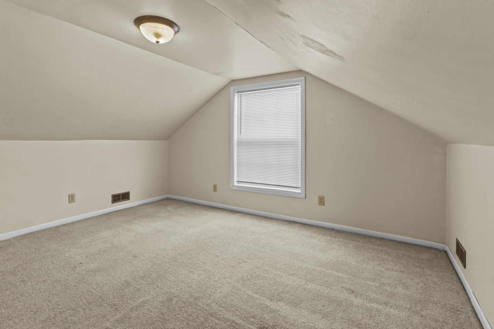 209 N Maple Street, Grant Park, IL 60940