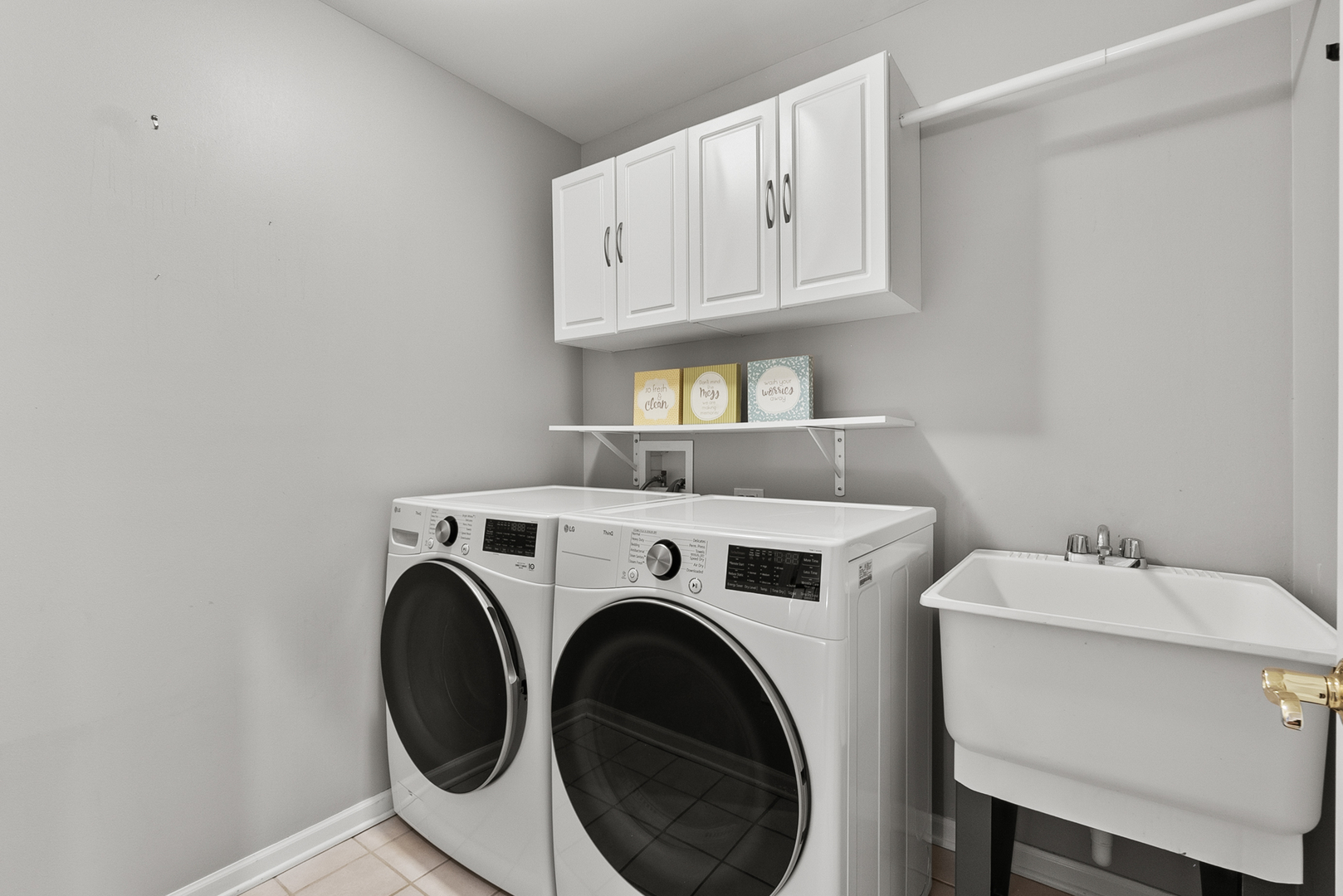 217 Winding Trails Drive, Willow Springs, IL 60480