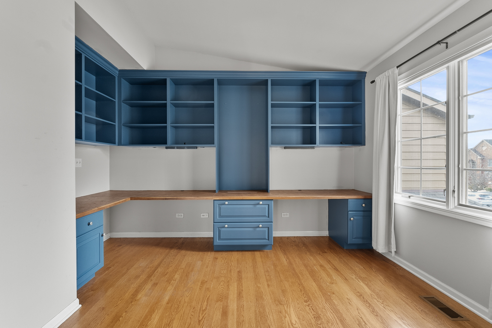 217 Winding Trails Drive, Willow Springs, IL 60480