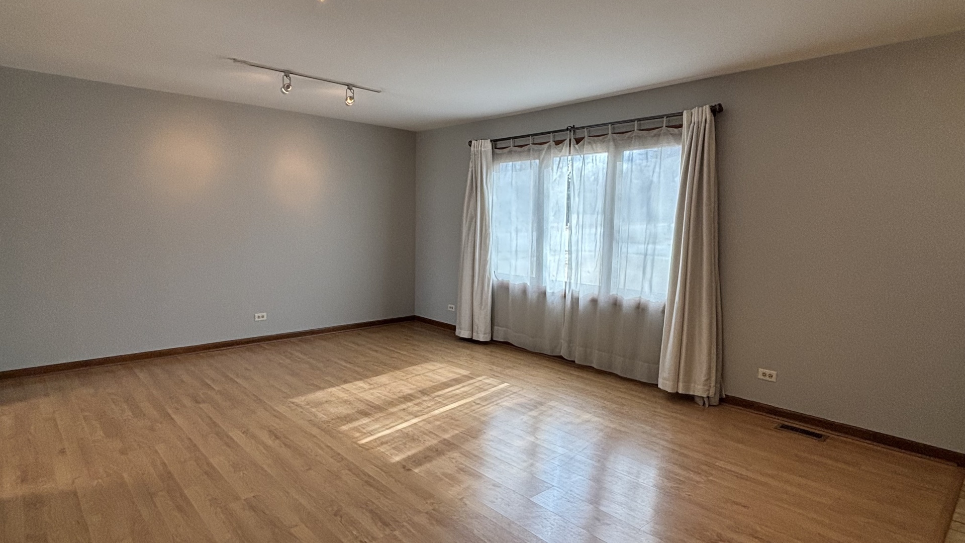 1405 E Bailey Road, Naperville, IL 60565