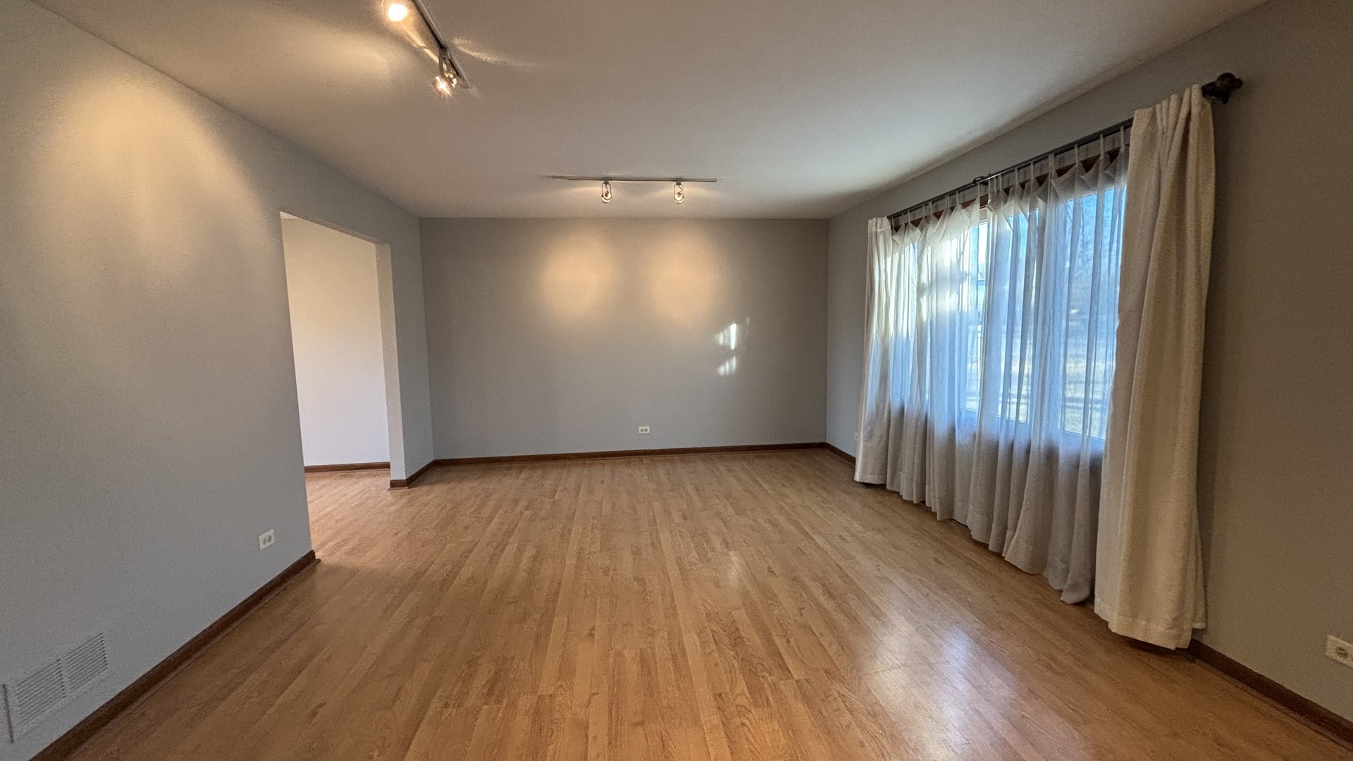 1405 E Bailey Road, Naperville, IL 60565