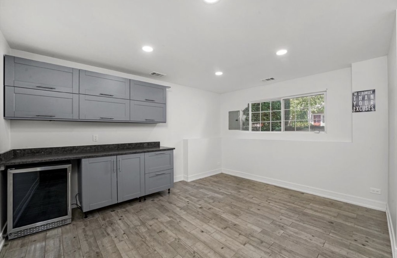 143 Holiday Lane, Hainesville, IL 60073