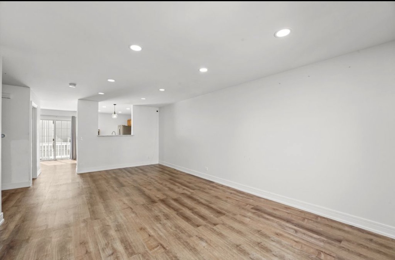 143 Holiday Lane, Hainesville, IL 60073