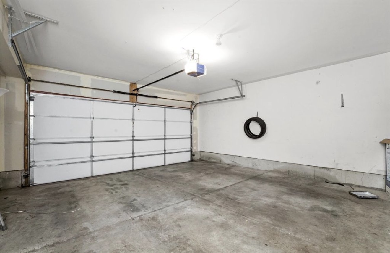 143 Holiday Lane, Hainesville, IL 60073