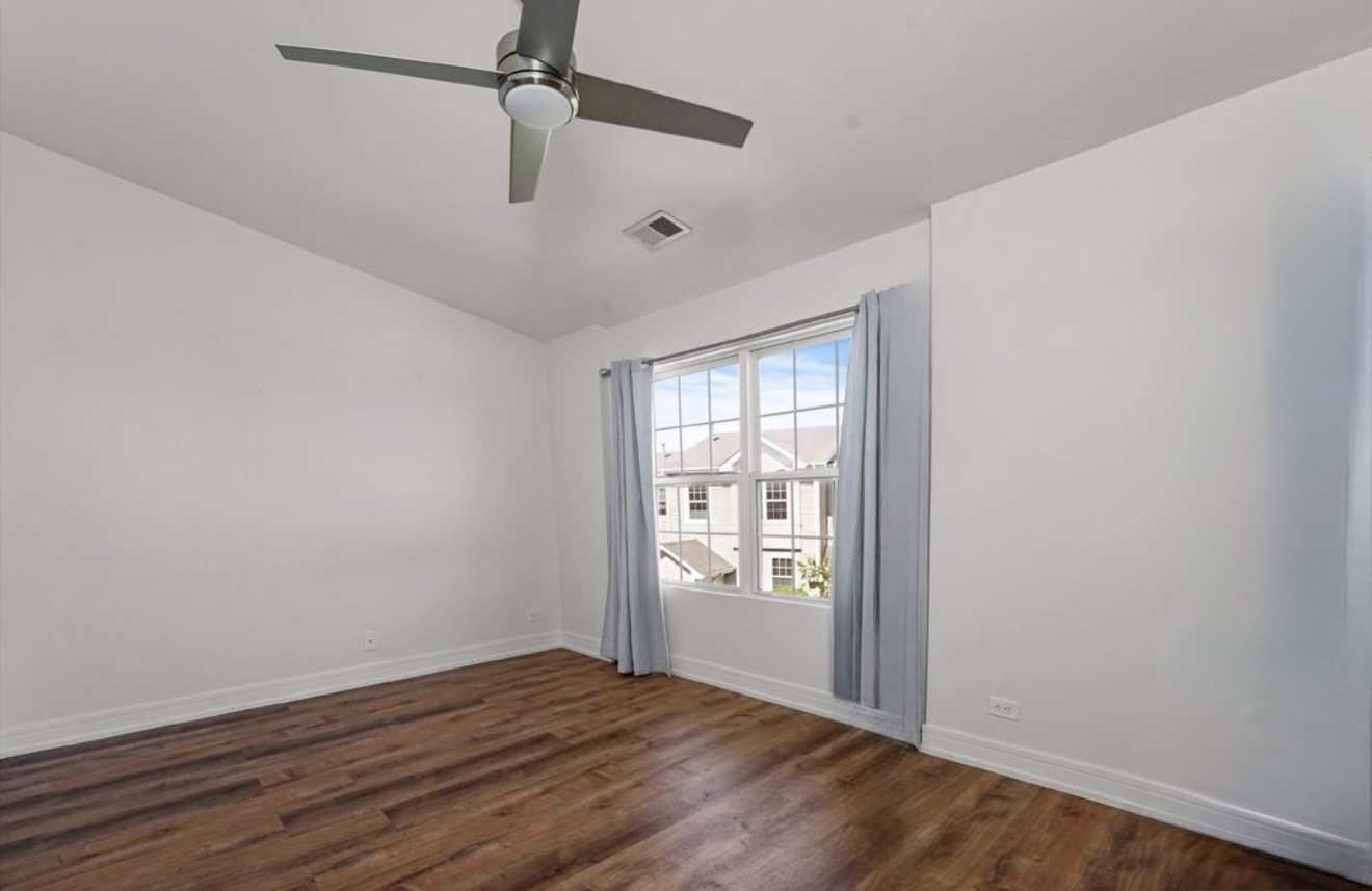 143 Holiday Lane, Hainesville, IL 60073