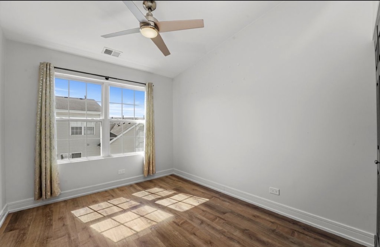 143 Holiday Lane, Hainesville, IL 60073