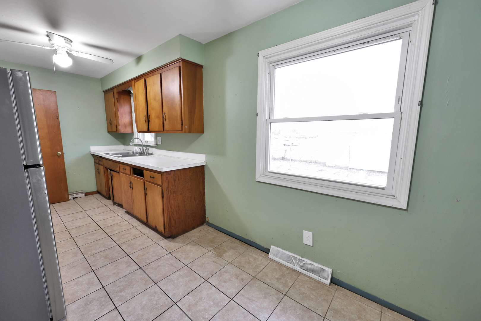 18446 Glen Oak Avenue, Lansing, IL 60438