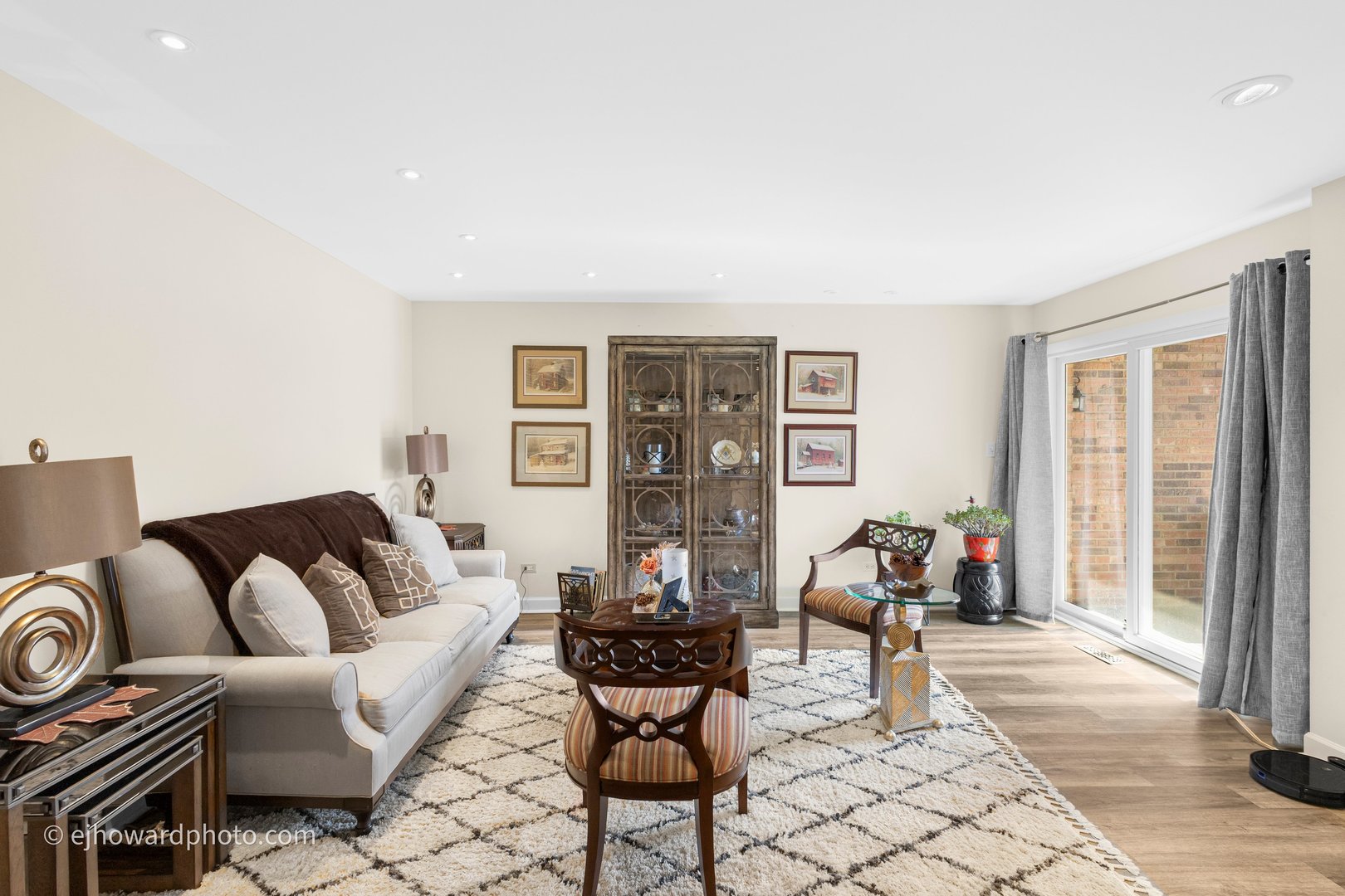 727 Maplewood Court #A, Willowbrook, IL 60527