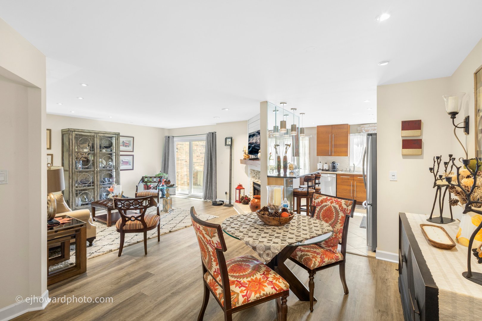 727 Maplewood Court #A, Willowbrook, IL 60527