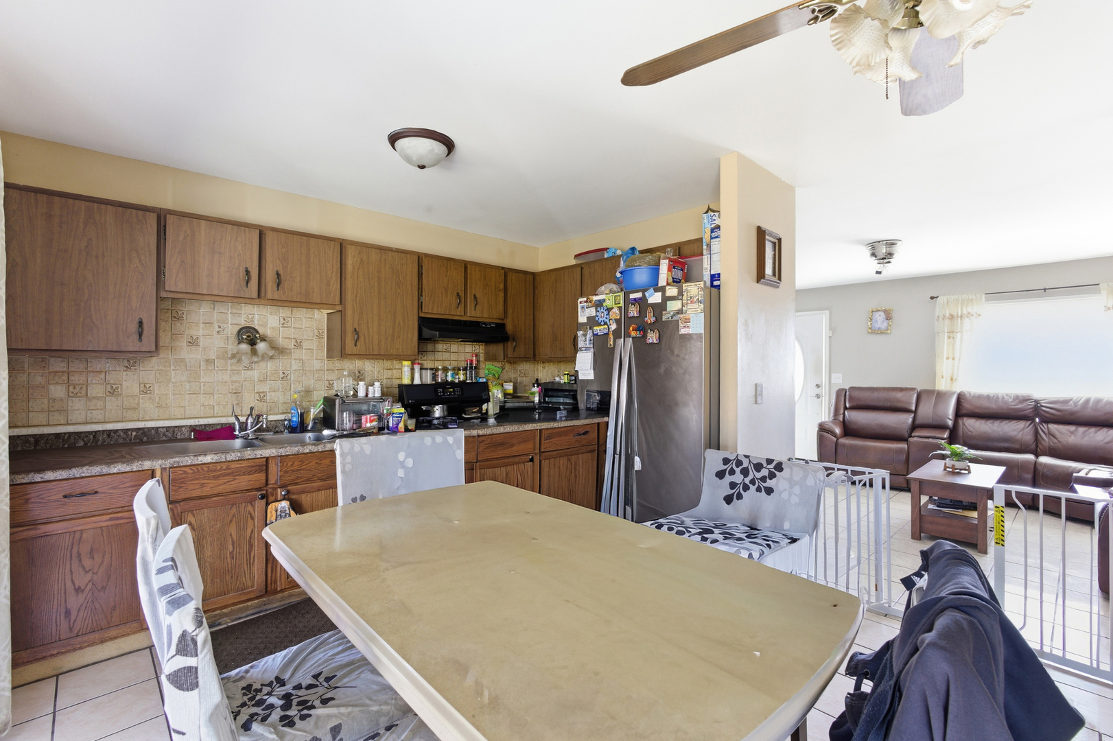 1160 Case Lane, Elgin, IL 60120