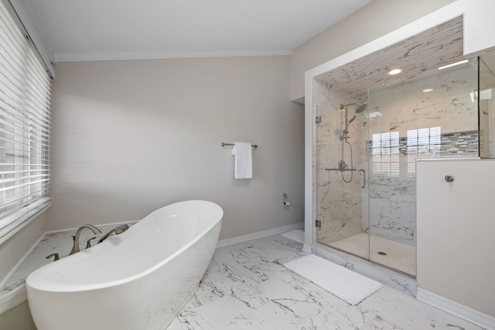 2715 Wendy Drive, Naperville, IL 60565