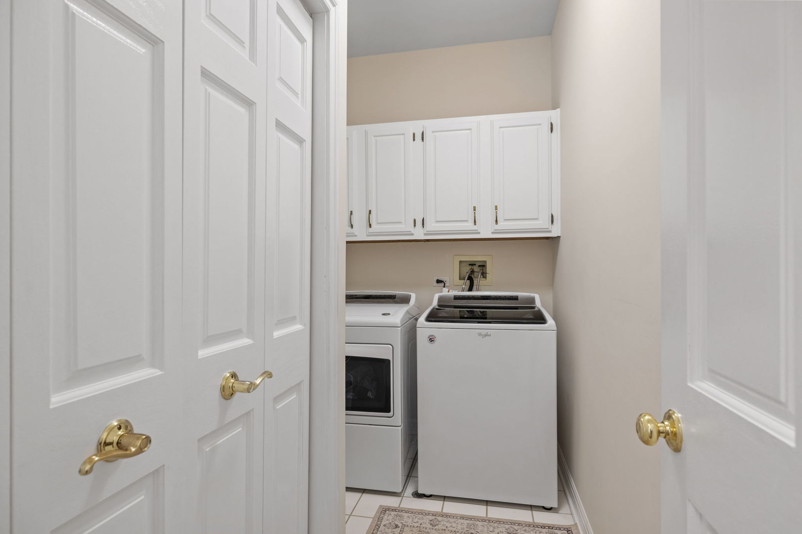 2715 Wendy Drive, Naperville, IL 60565