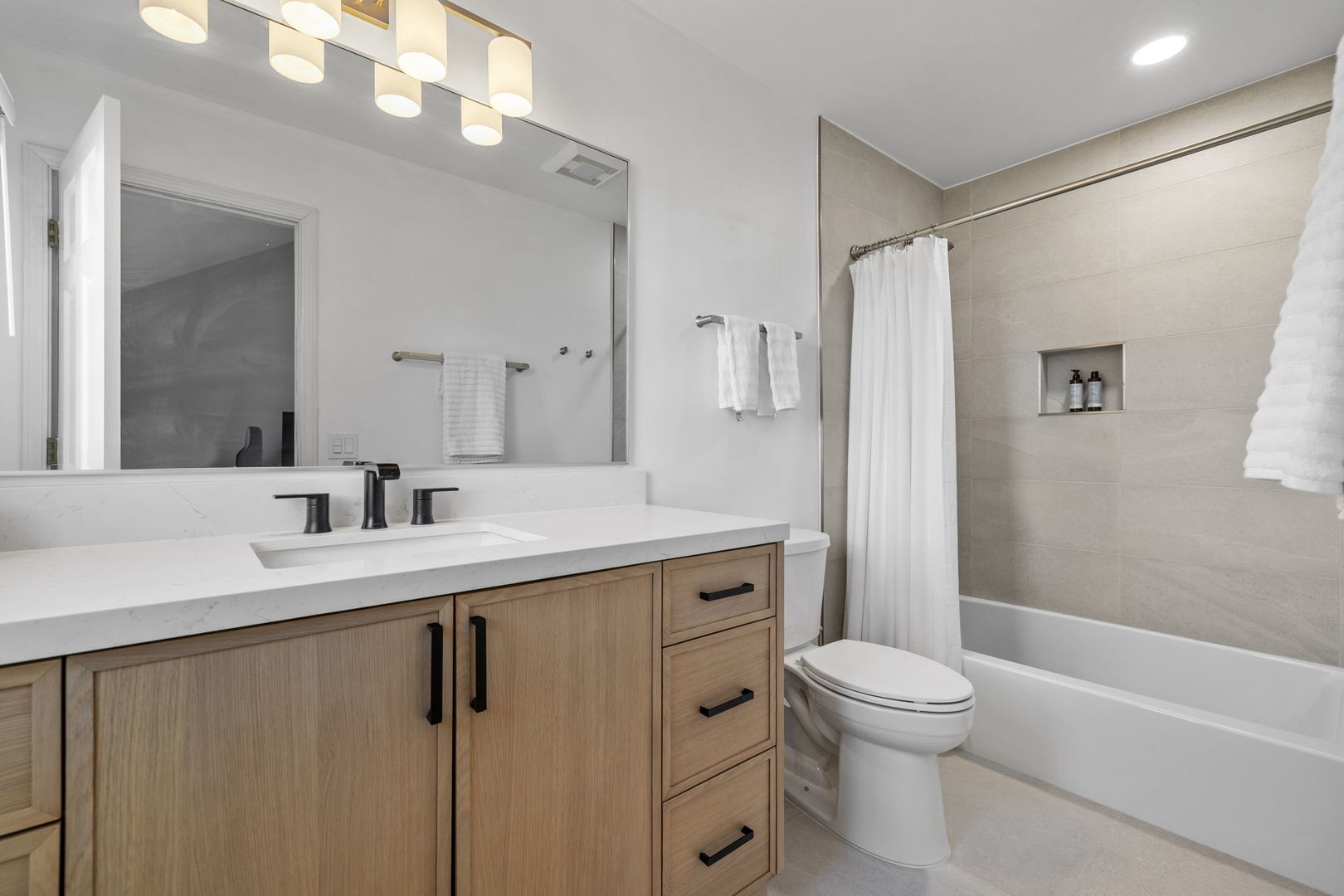 2715 Wendy Drive, Naperville, IL 60565