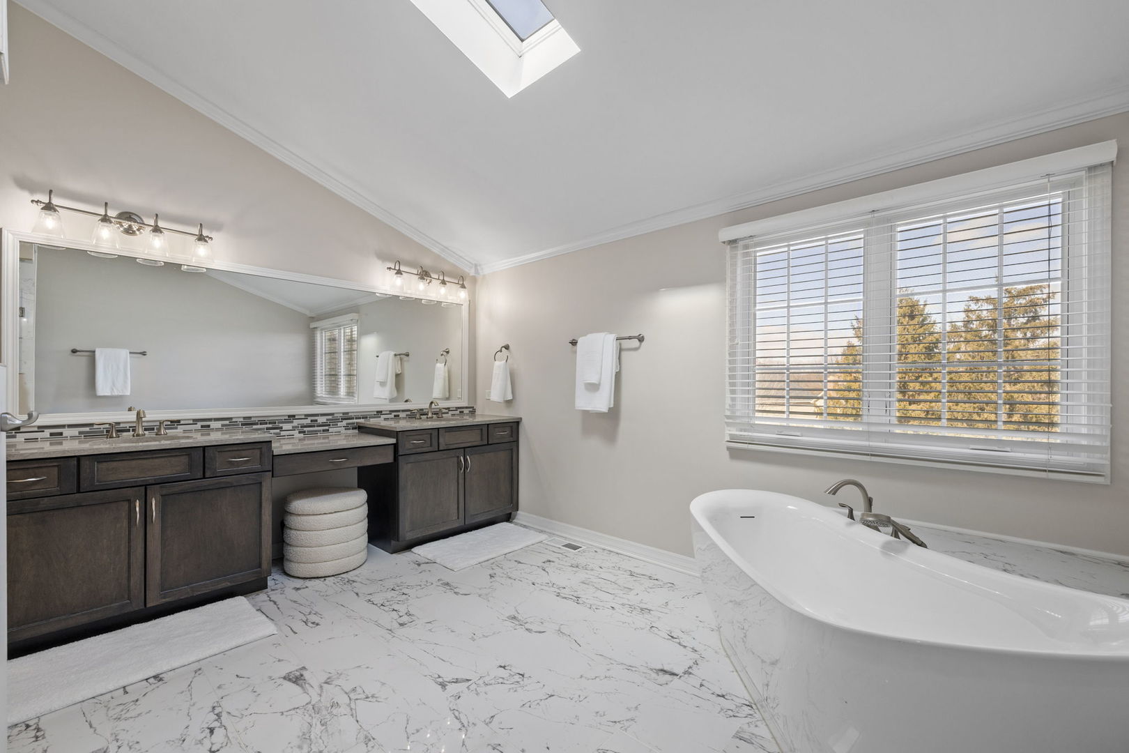 2715 Wendy Drive, Naperville, IL 60565